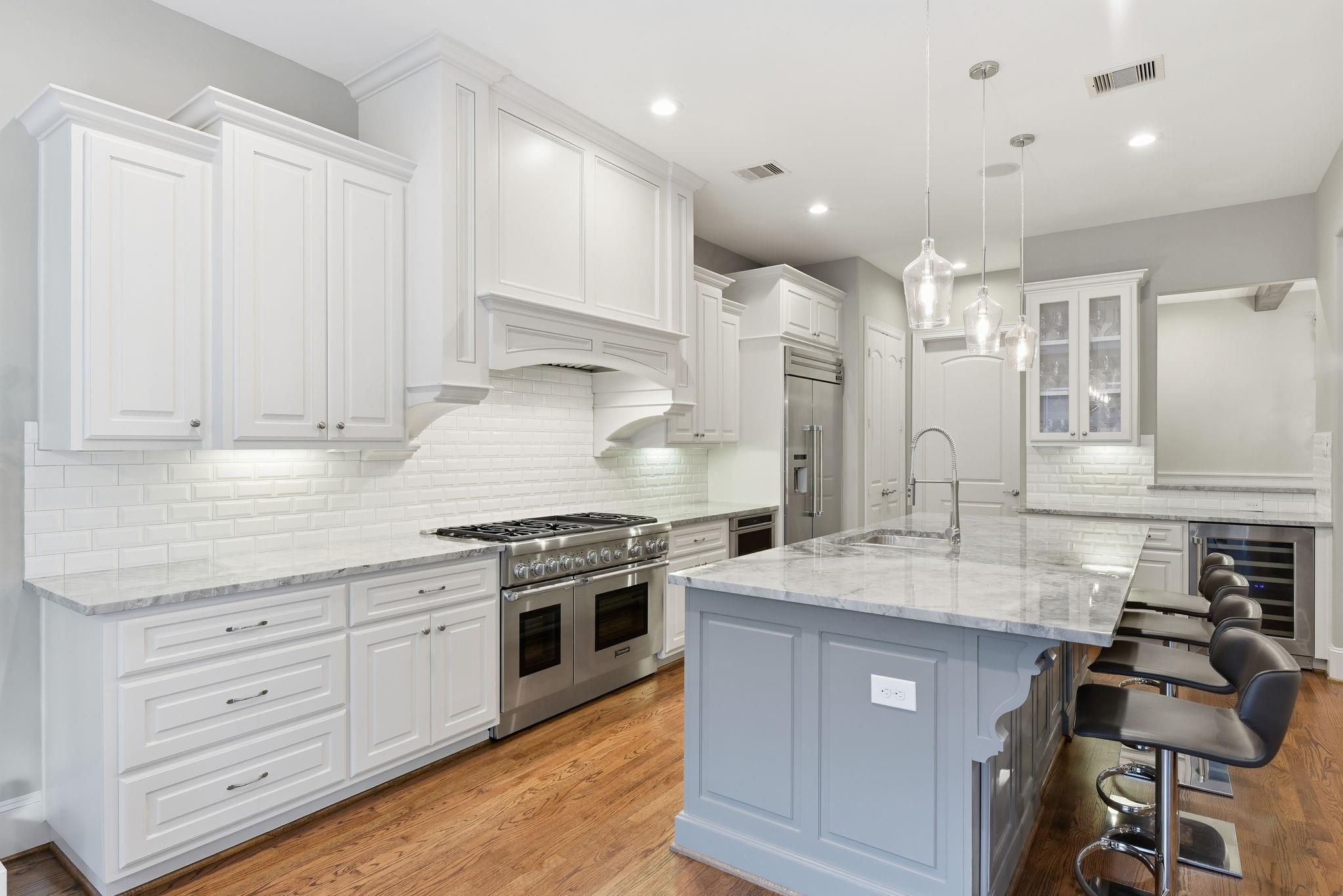 3511 Blue Bonnet Boulevard
