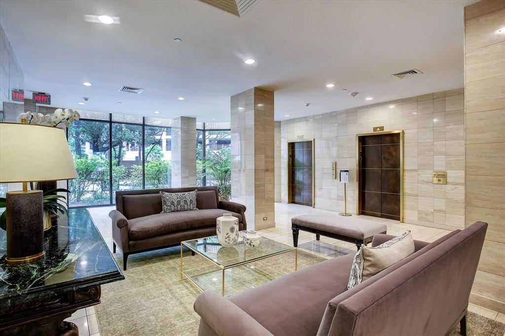 14 Greenway Plaza # 30F