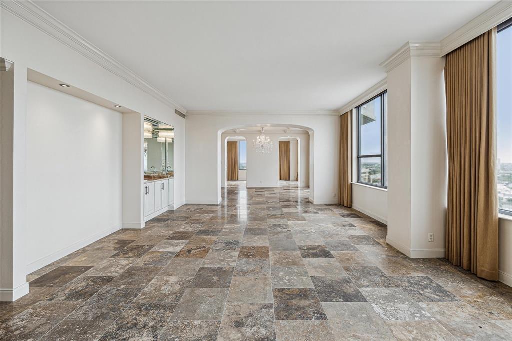 14 Greenway Plaza # 30F