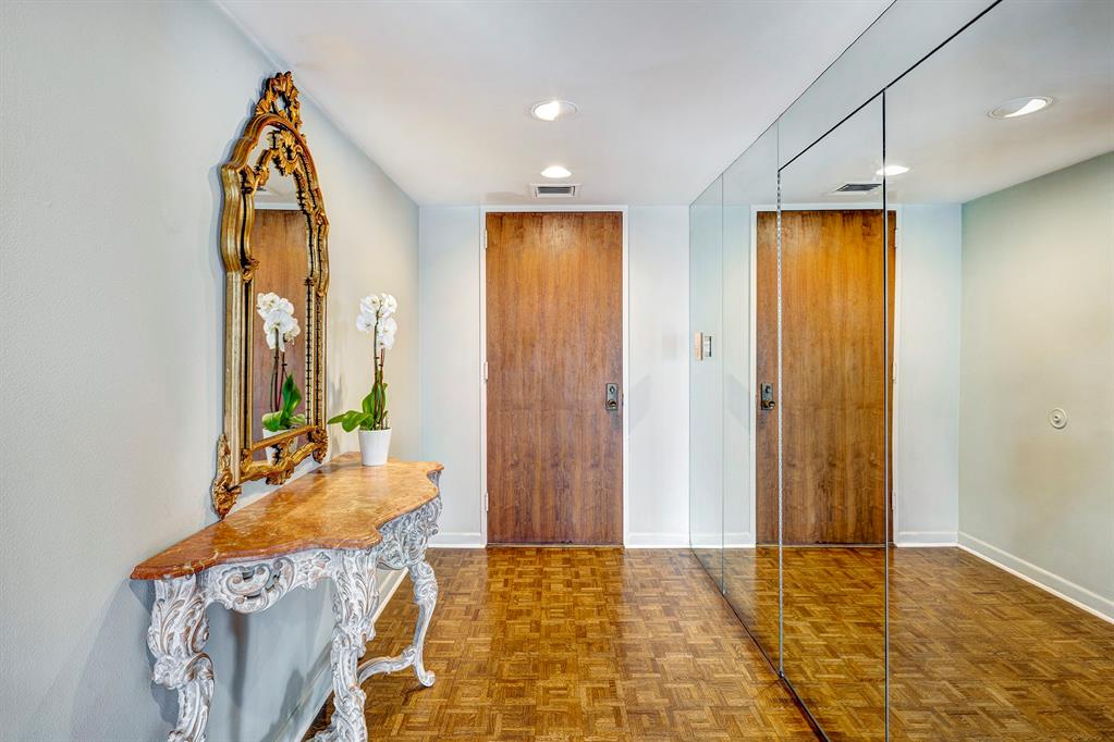 5001 Woodway Drive # 1101