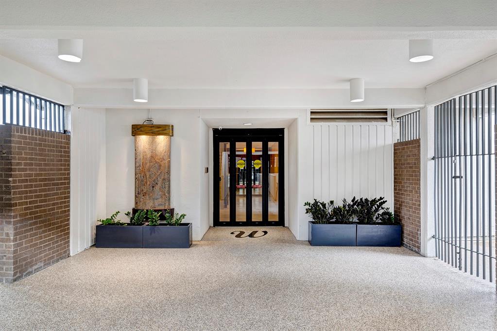 5001 Woodway Drive # 1101