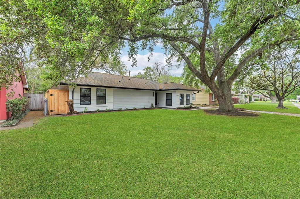 4733 Redstart Street