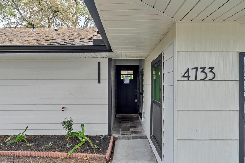 4733 Redstart Street