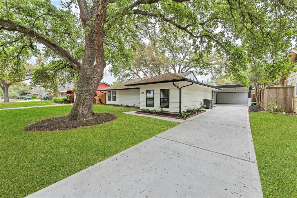 4733 Redstart Street