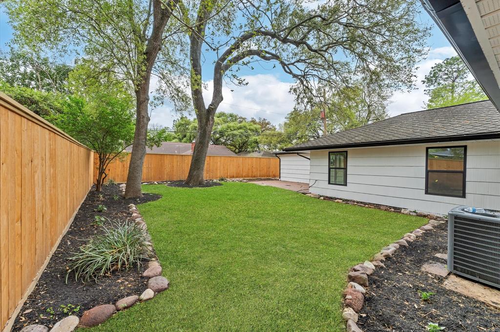 4733 Redstart Street