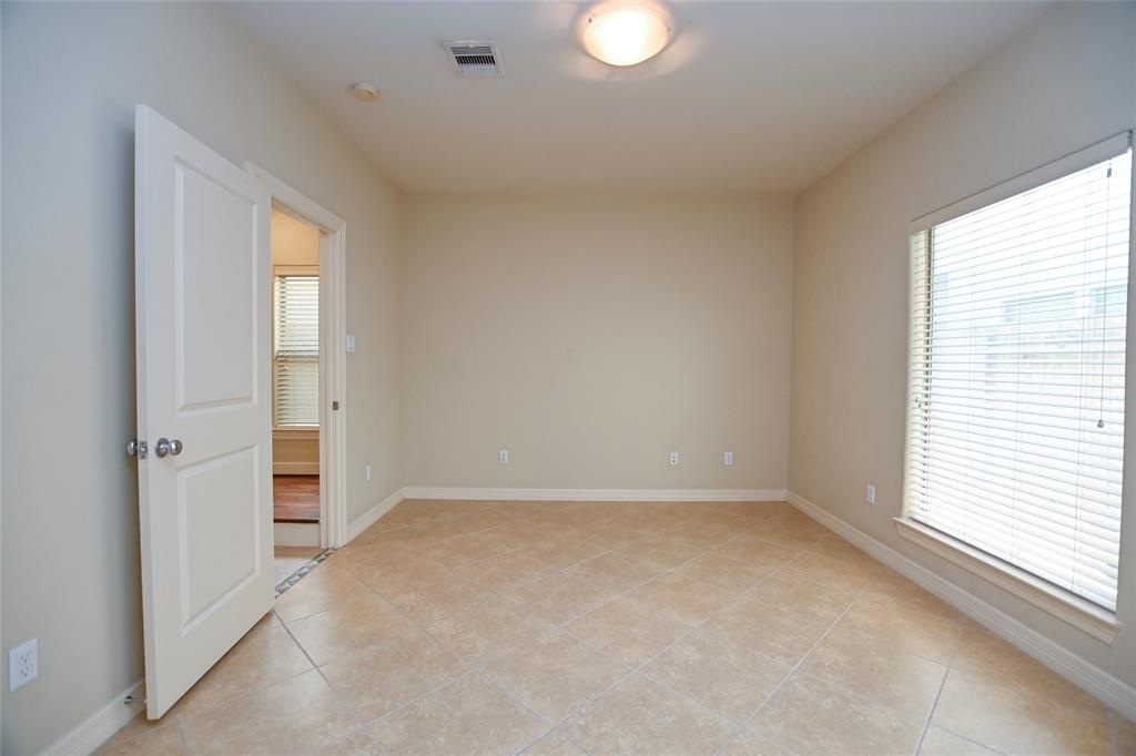 3819 Centerplaza Drive
