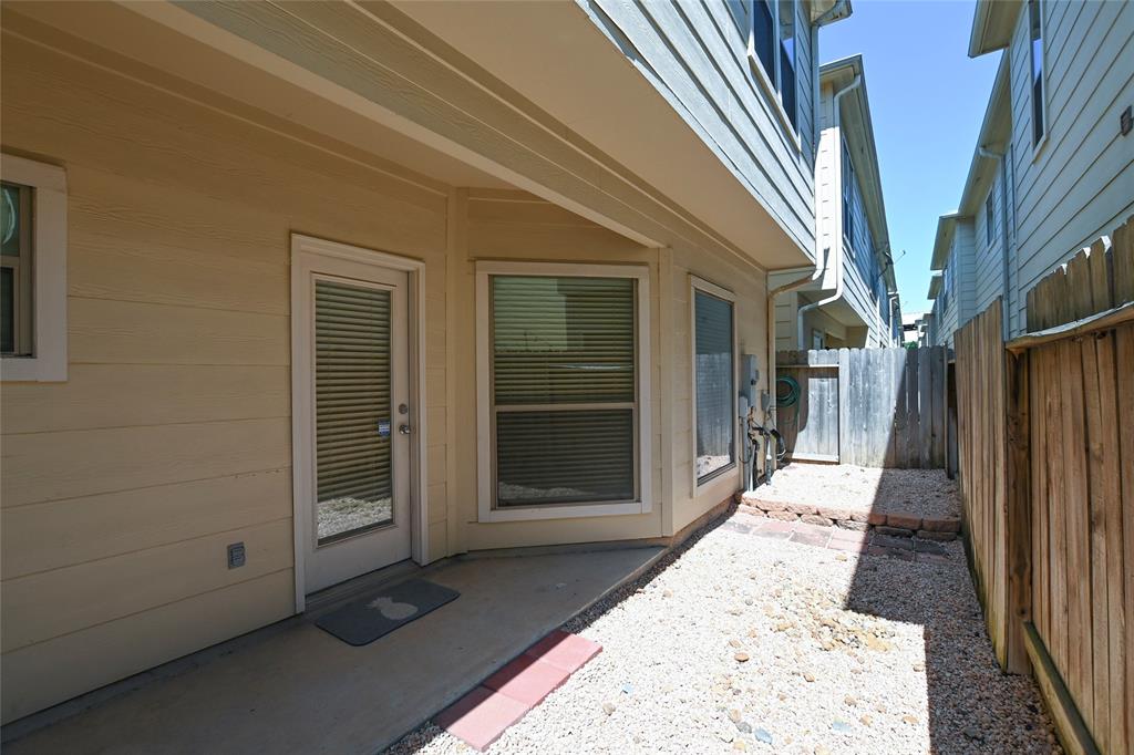 3819 Centerplaza Drive