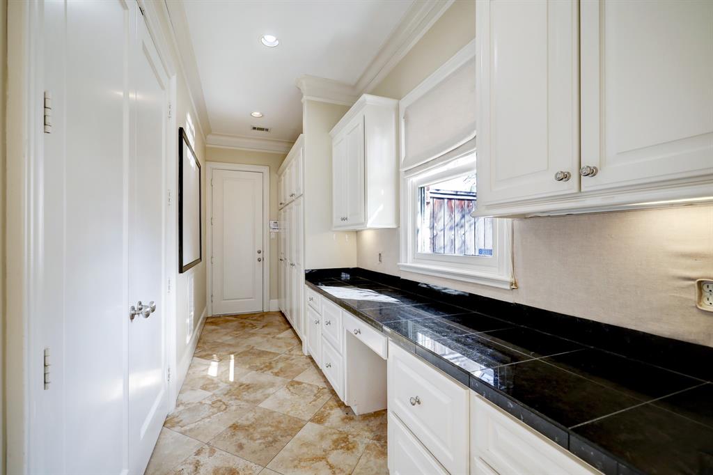 6155 Cedar Creek Drive