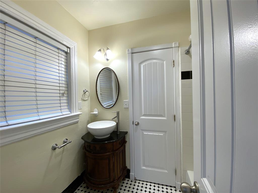 513 W Main Street # 4