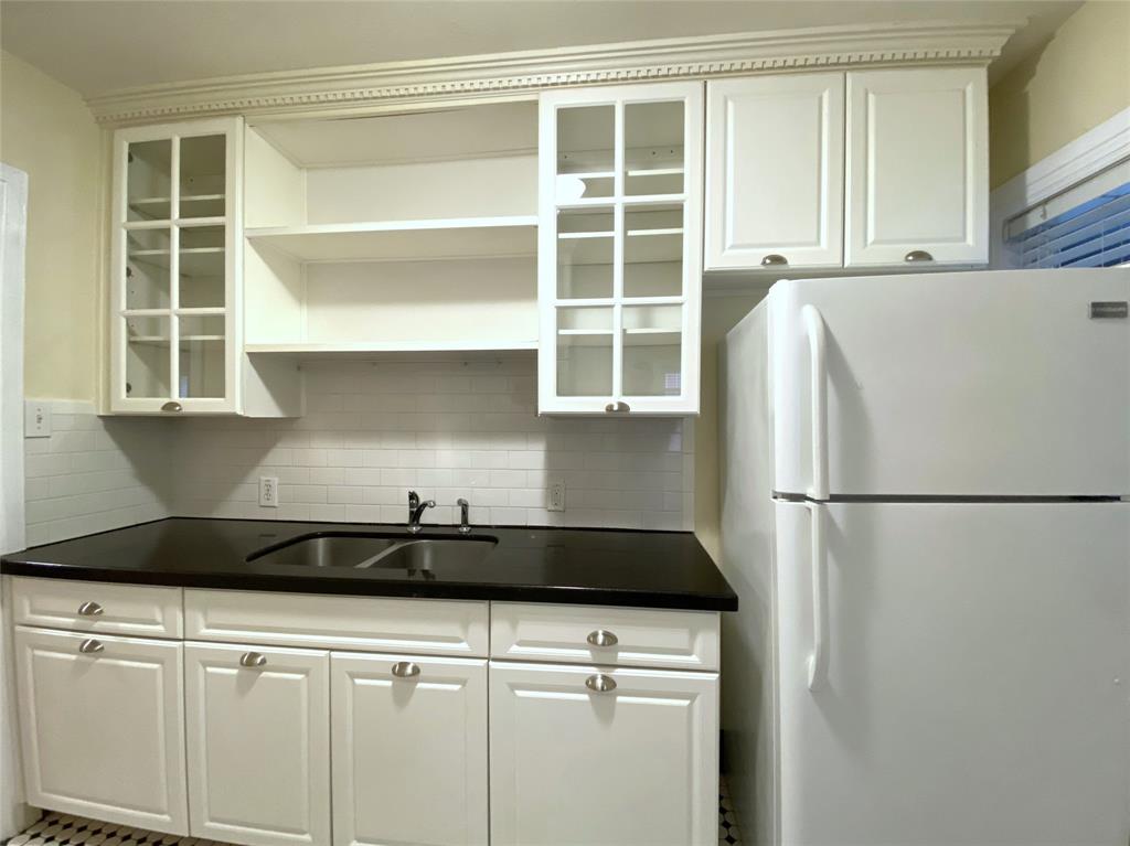 513 W Main Street # 4