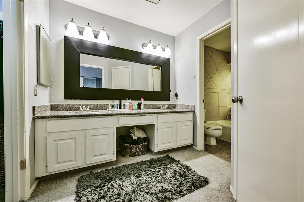 16818 Rockbend