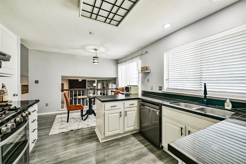16818 Rockbend