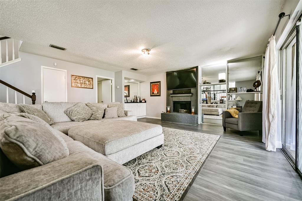 16818 Rockbend