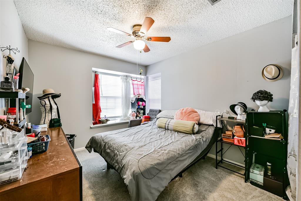 16818 Rockbend
