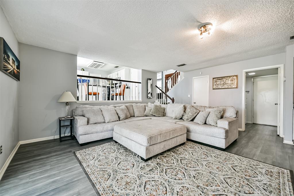 16818 Rockbend