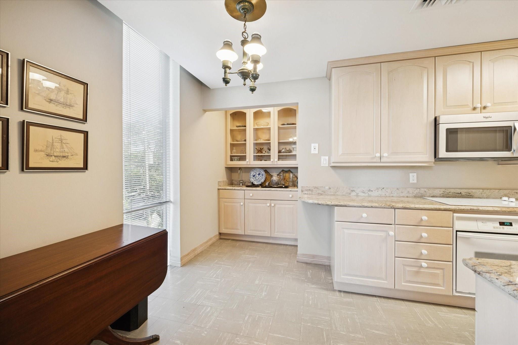 3711 San Felipe Street # 2I