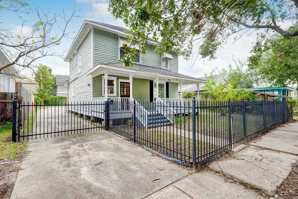 1134 Yale Street
