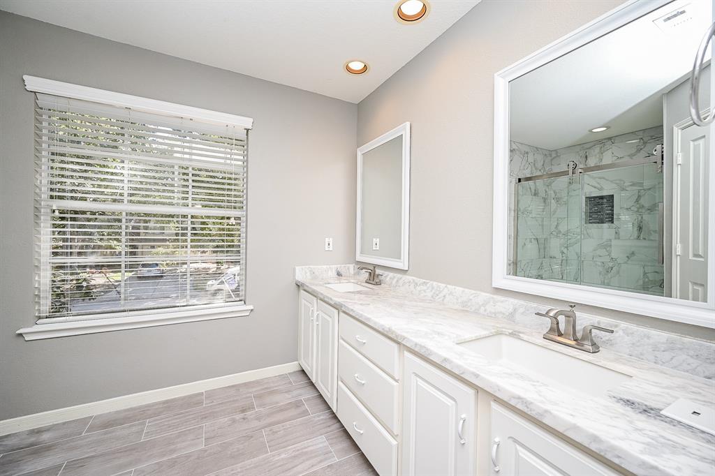 46 E Autumn Branch Circle