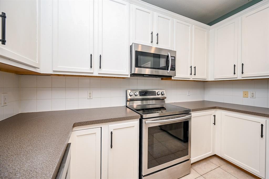 46 E Autumn Branch Circle