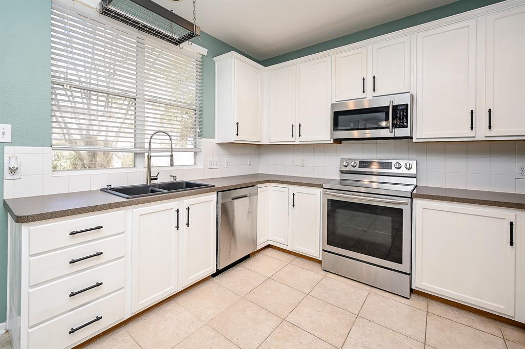 46 E Autumn Branch Circle