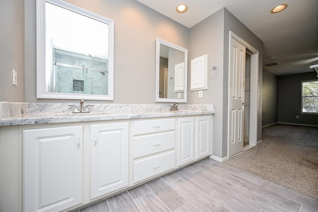 46 E Autumn Branch Circle