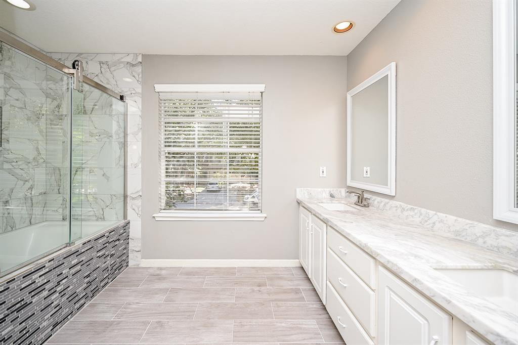 46 E Autumn Branch Circle