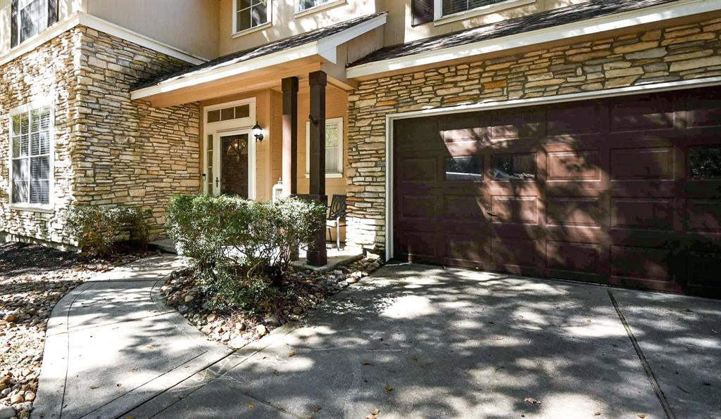 46 E Autumn Branch Circle
