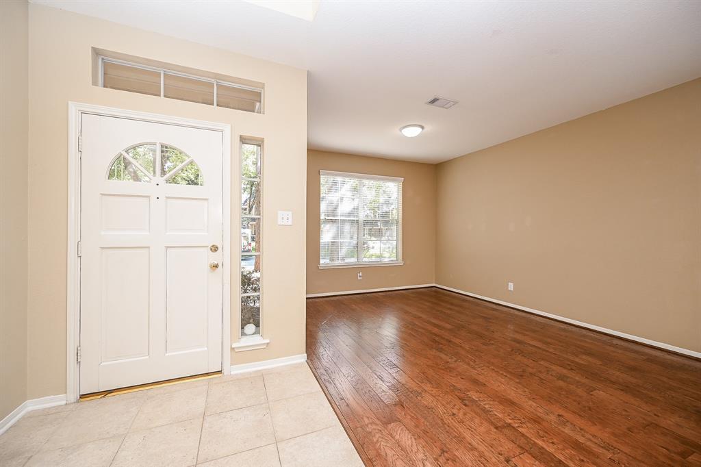 46 E Autumn Branch Circle