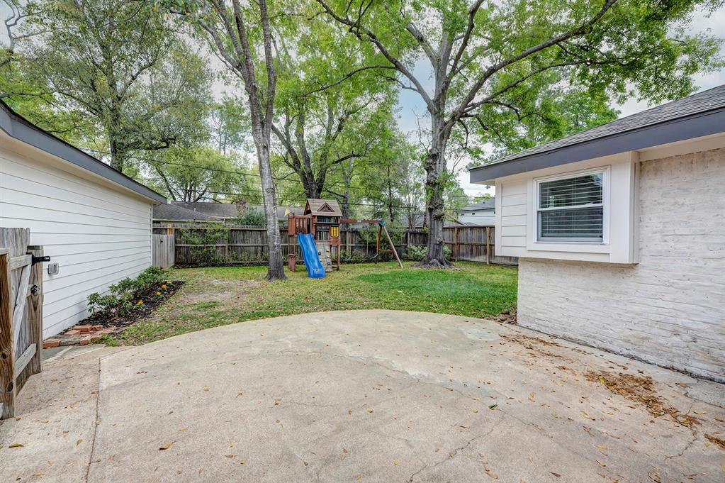 13926 Queensbury Lane