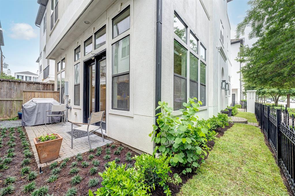401 W 17th Street
