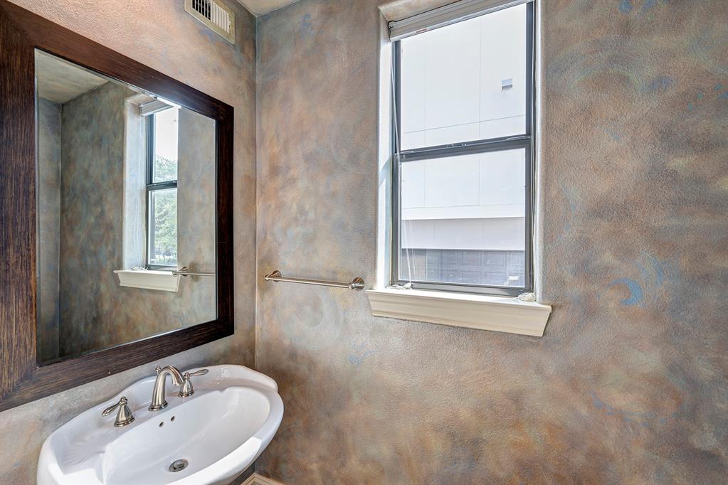 401 W 17th Street