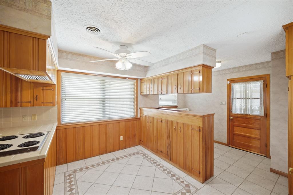 4418 Creekbend Drive