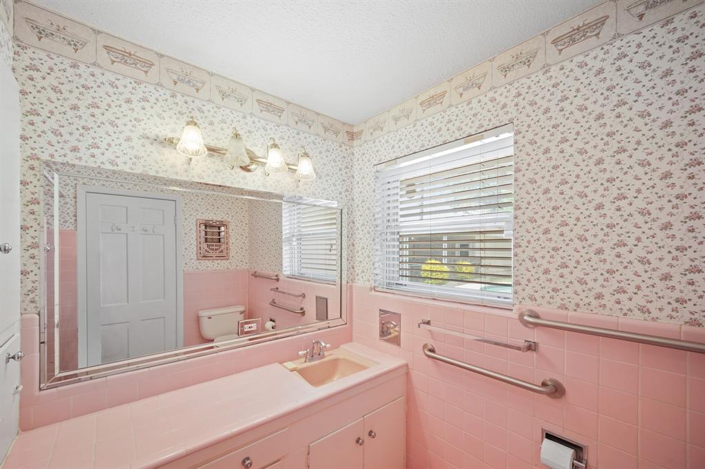 4418 Creekbend Drive