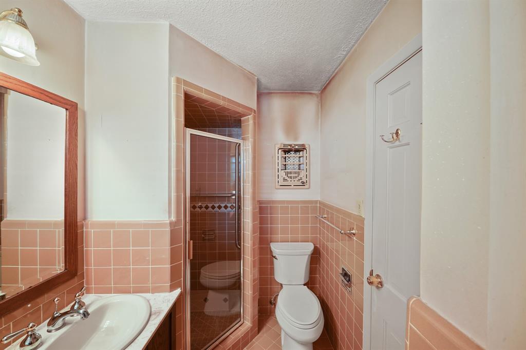 4418 Creekbend Drive