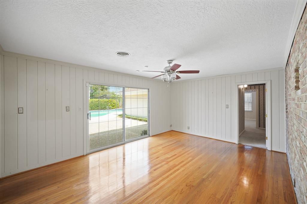 4418 Creekbend Drive