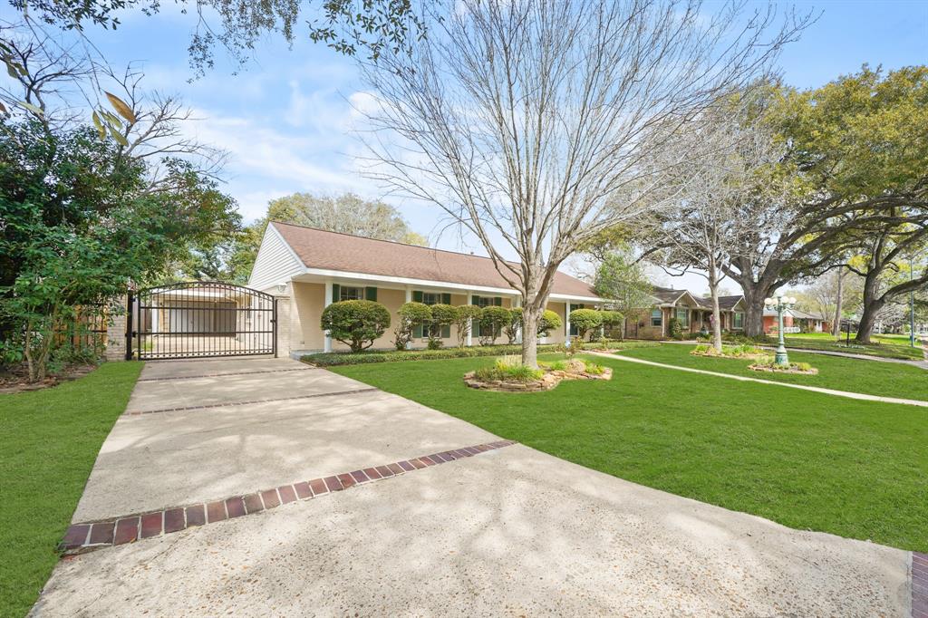4418 Creekbend Drive