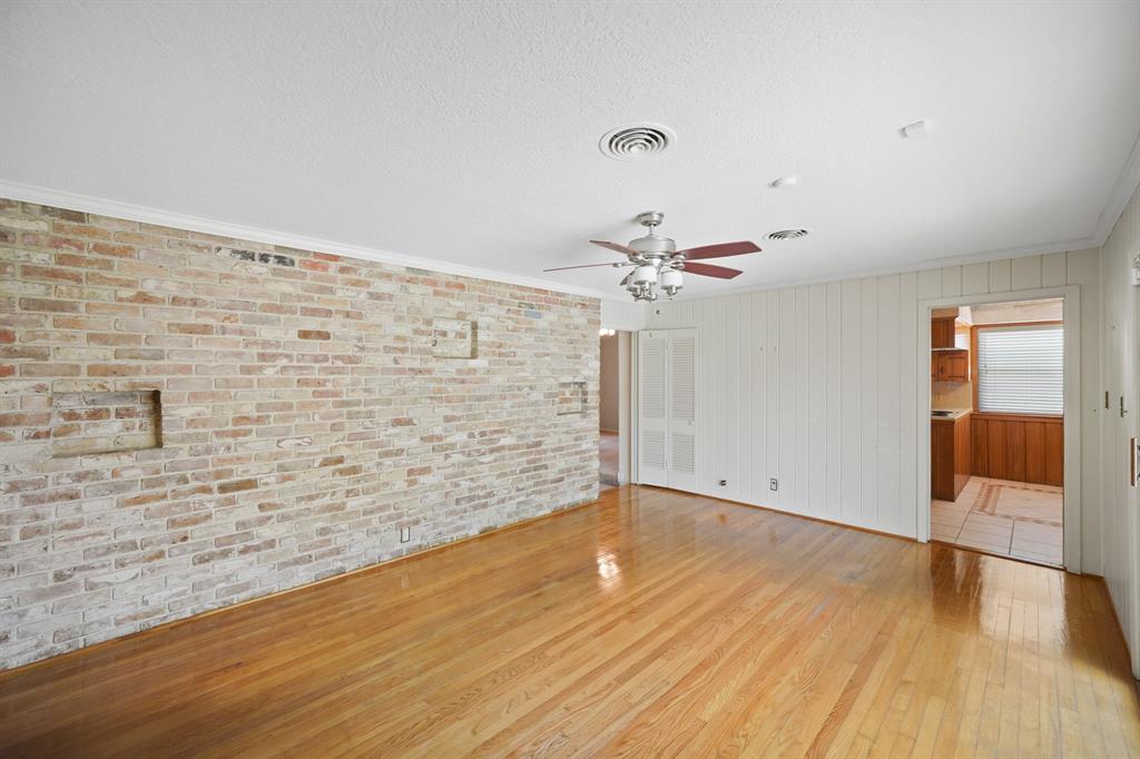 4418 Creekbend Drive