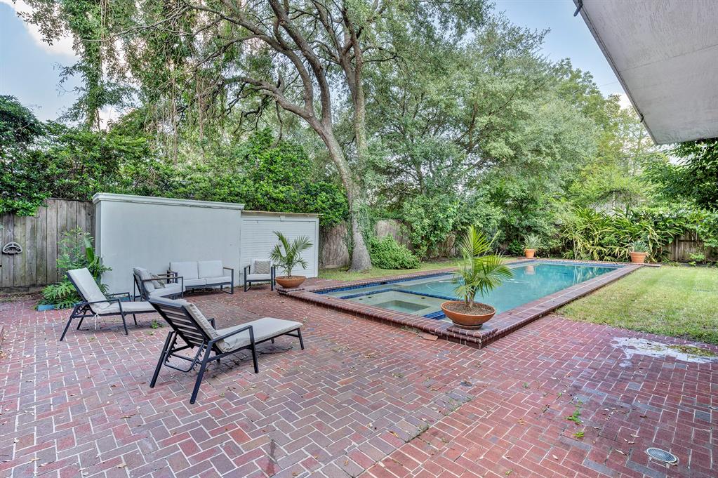 6435 Vanderbilt Street