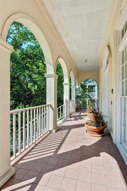 6435 Vanderbilt Street
