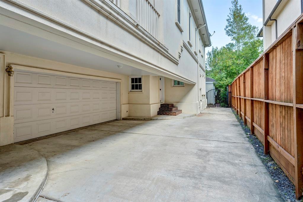 6435 Vanderbilt Street