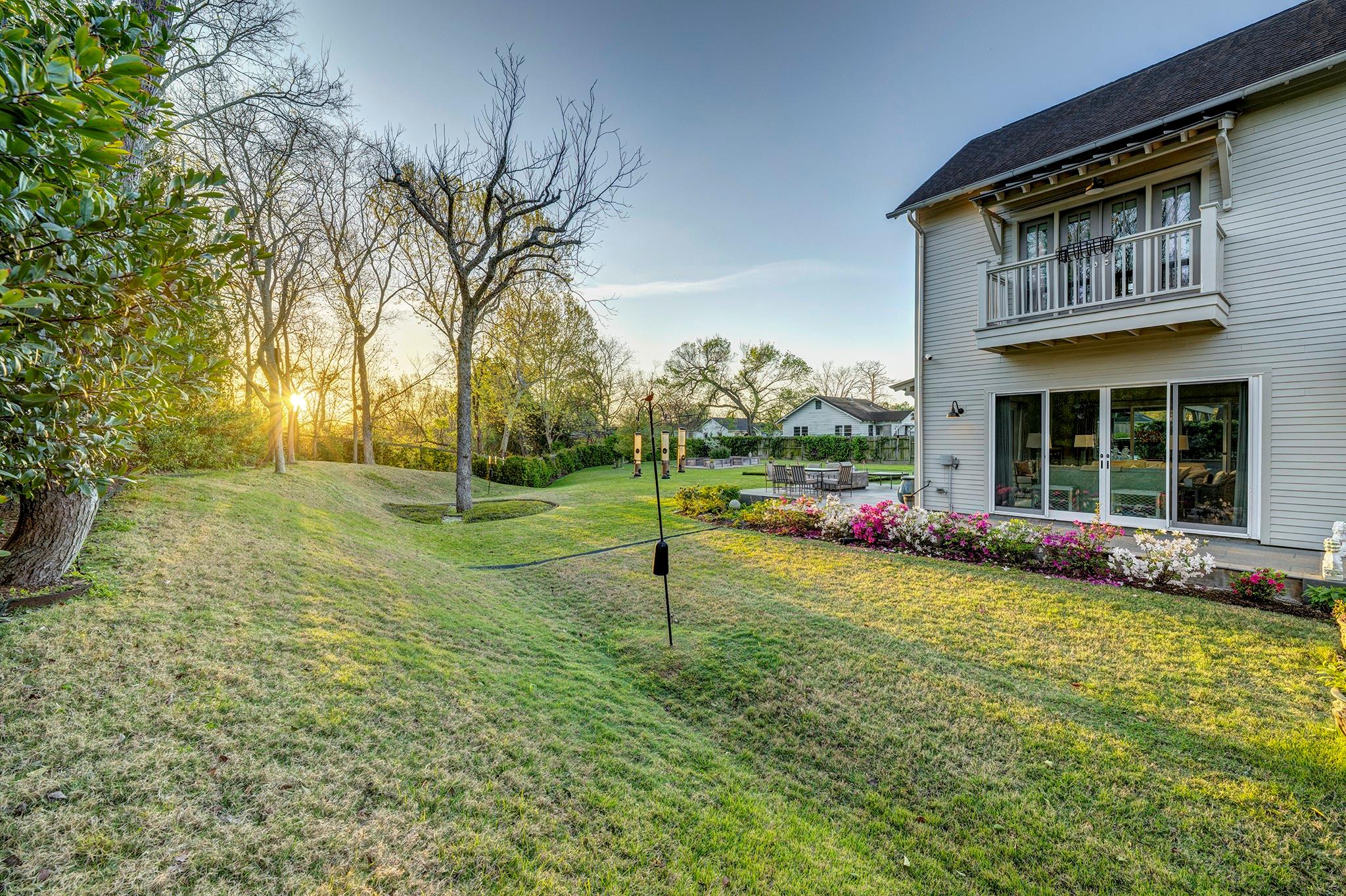 3922 Cotswold Street