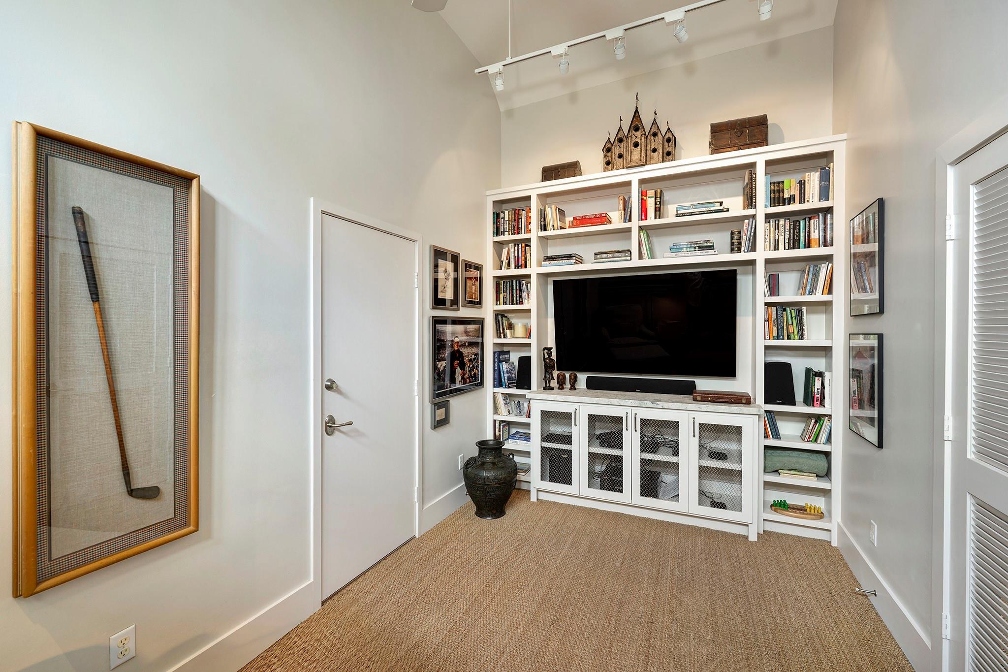 3922 Cotswold Street