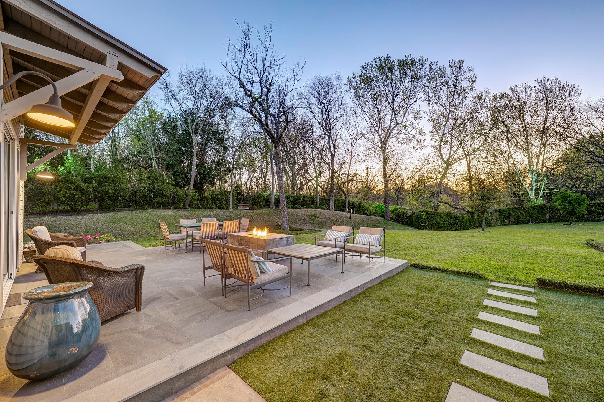 3922 Cotswold Street