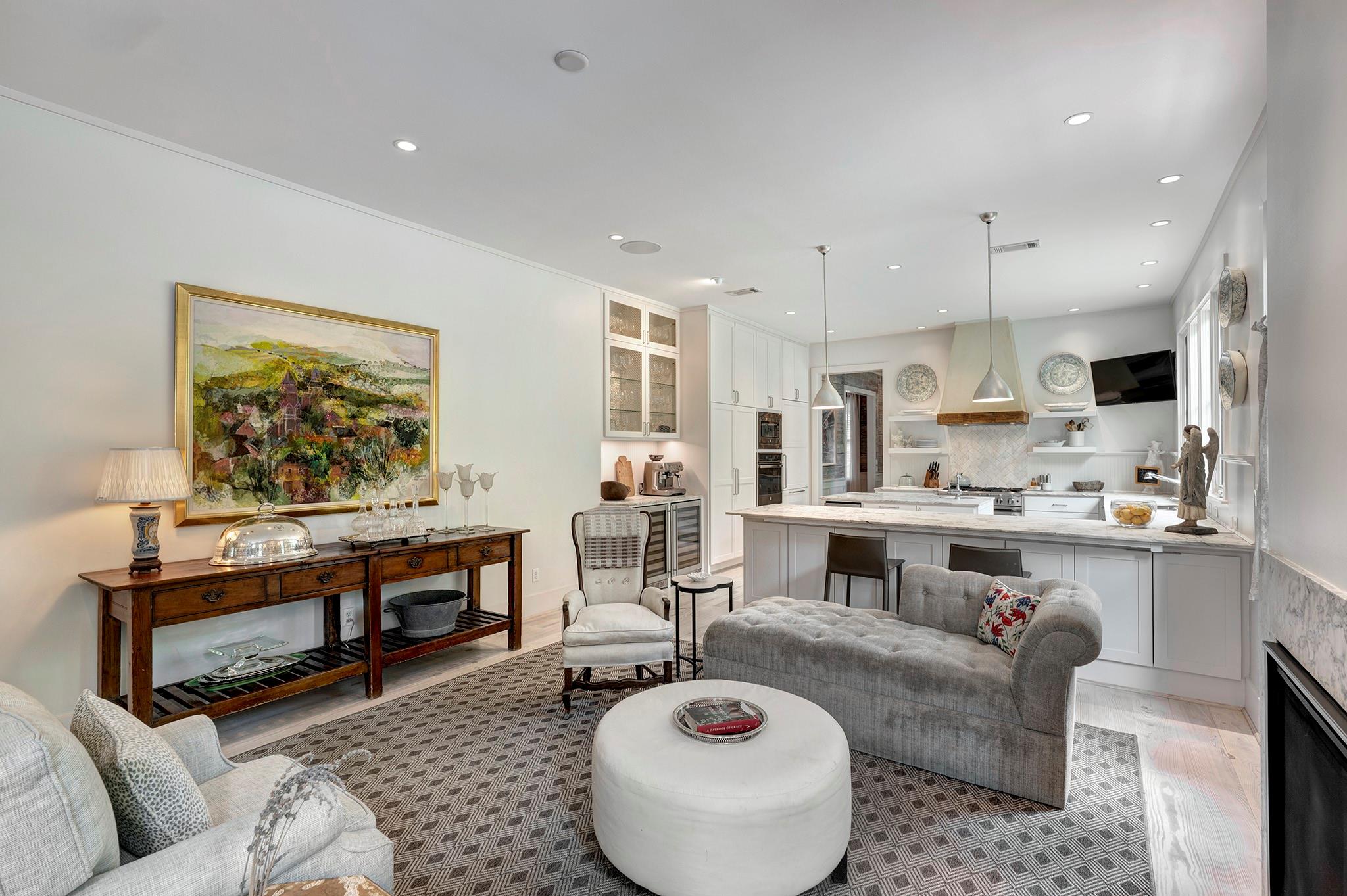 3922 Cotswold Street