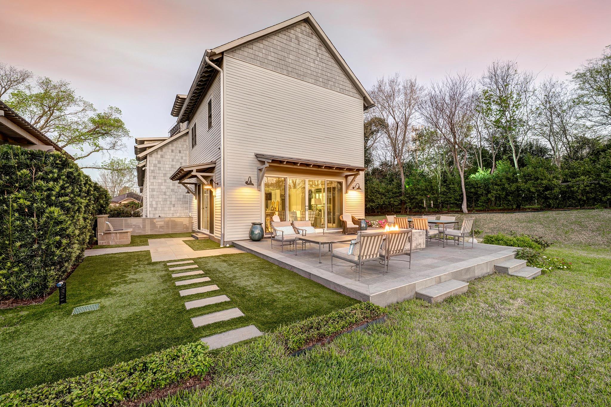 3922 Cotswold Street