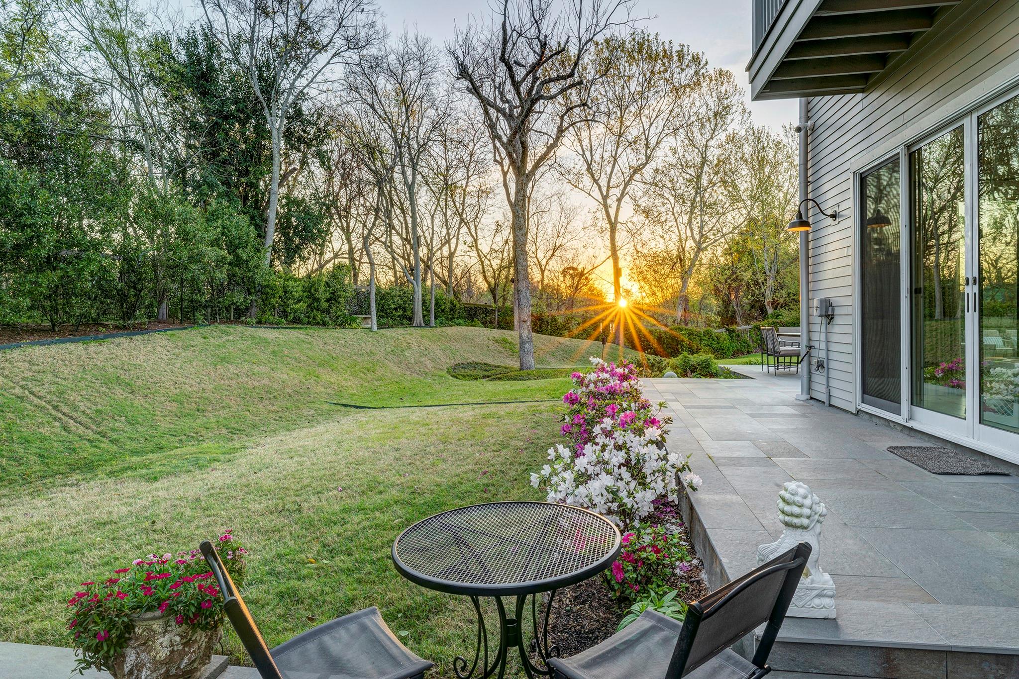 3922 Cotswold Street