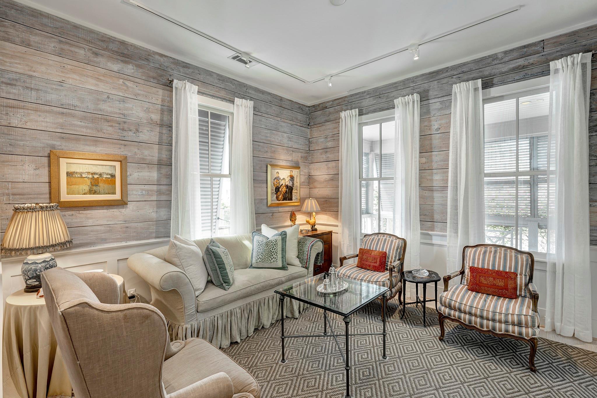 3922 Cotswold Street