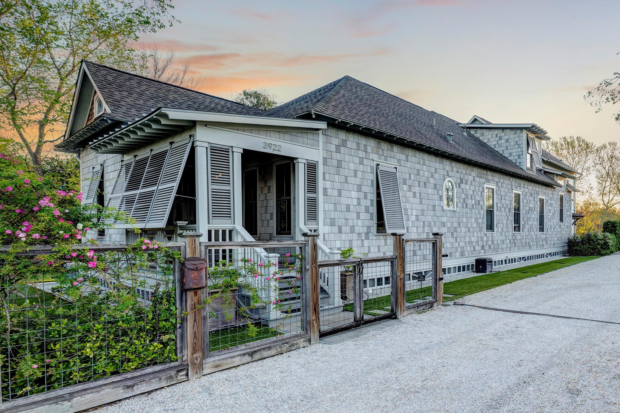 3922 Cotswold Street