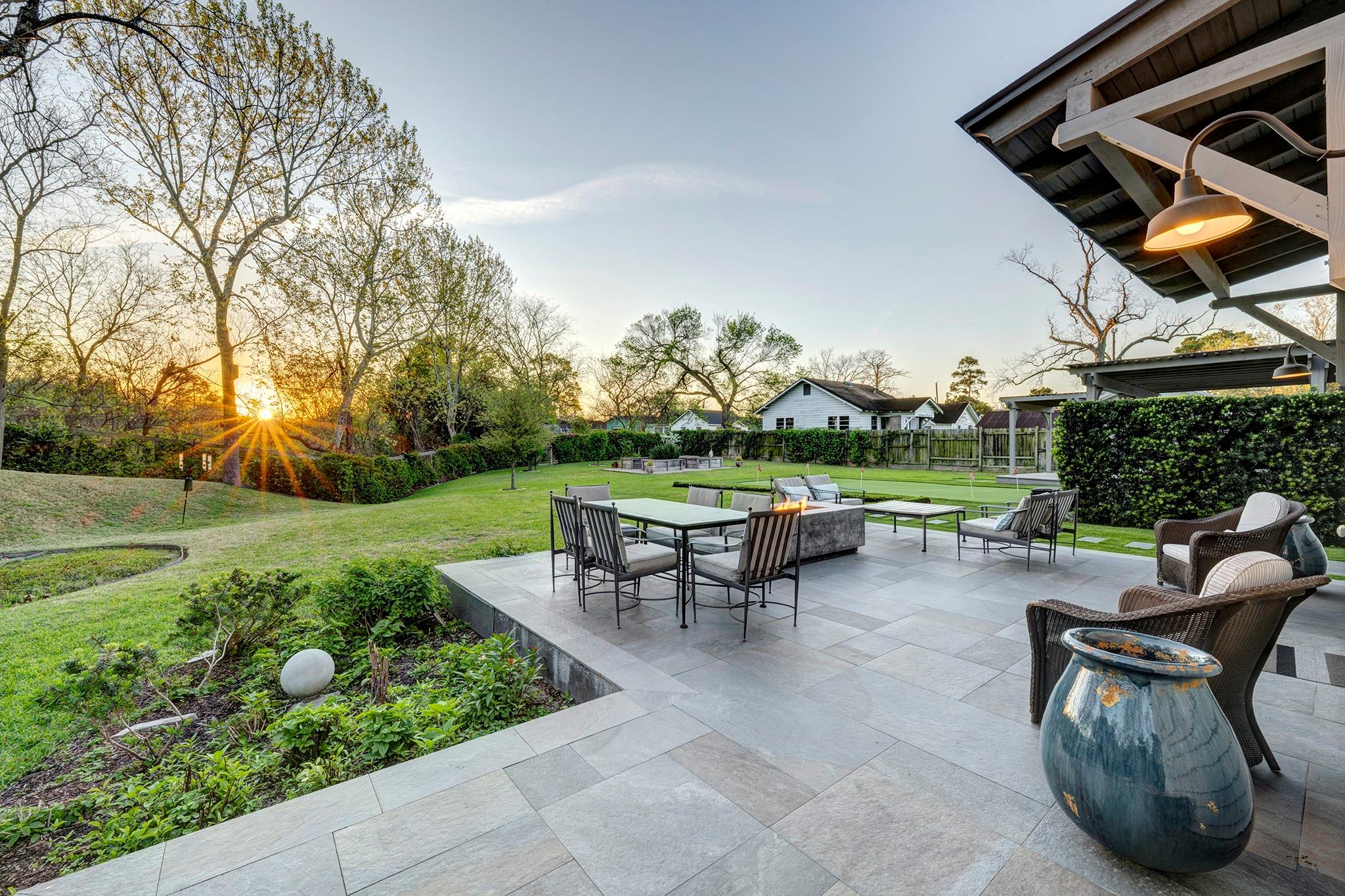 3922 Cotswold Street