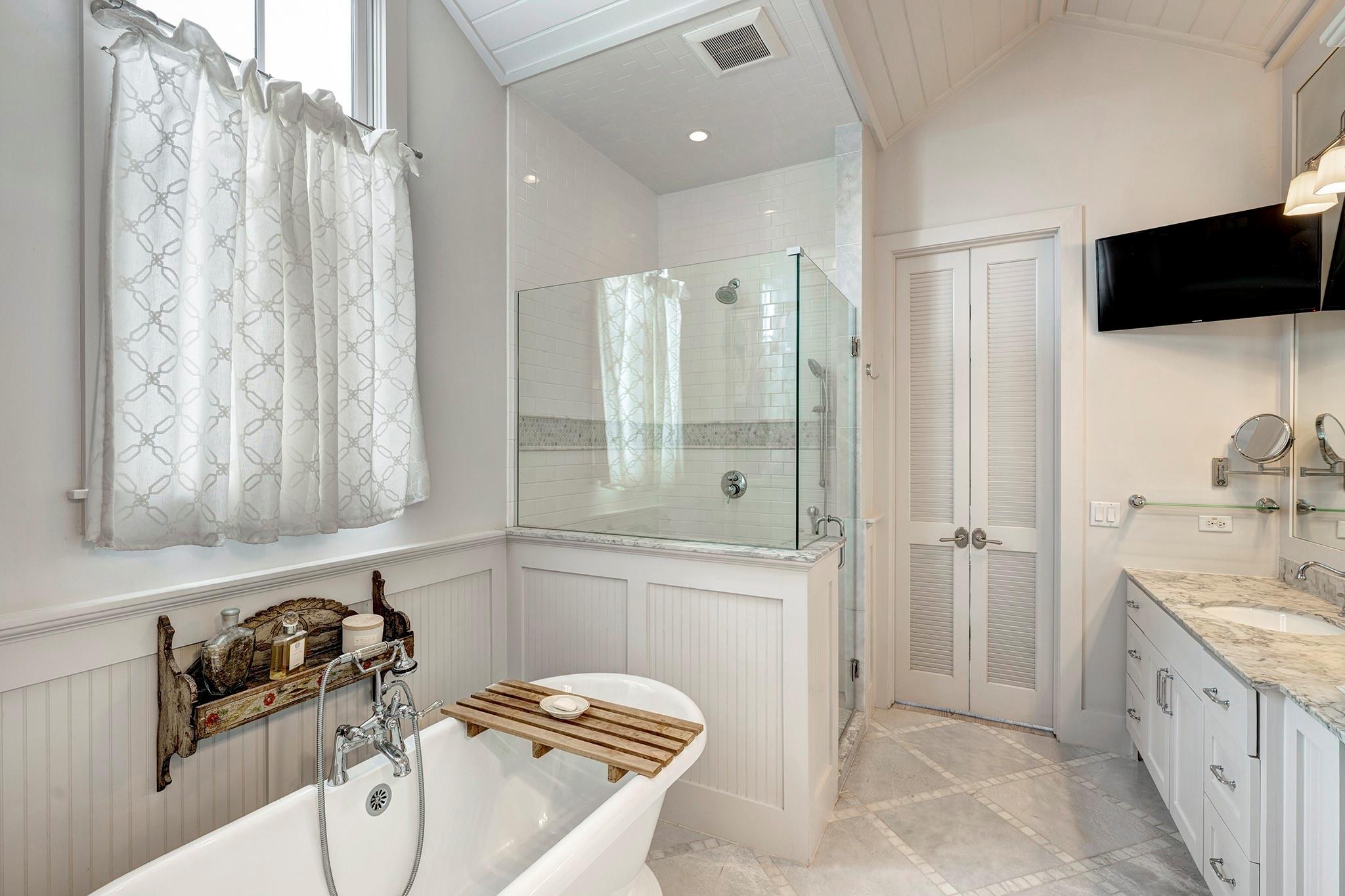 3922 Cotswold Street